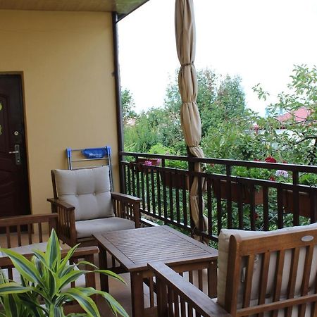 Tinikos Guest House Telavi Exterior photo