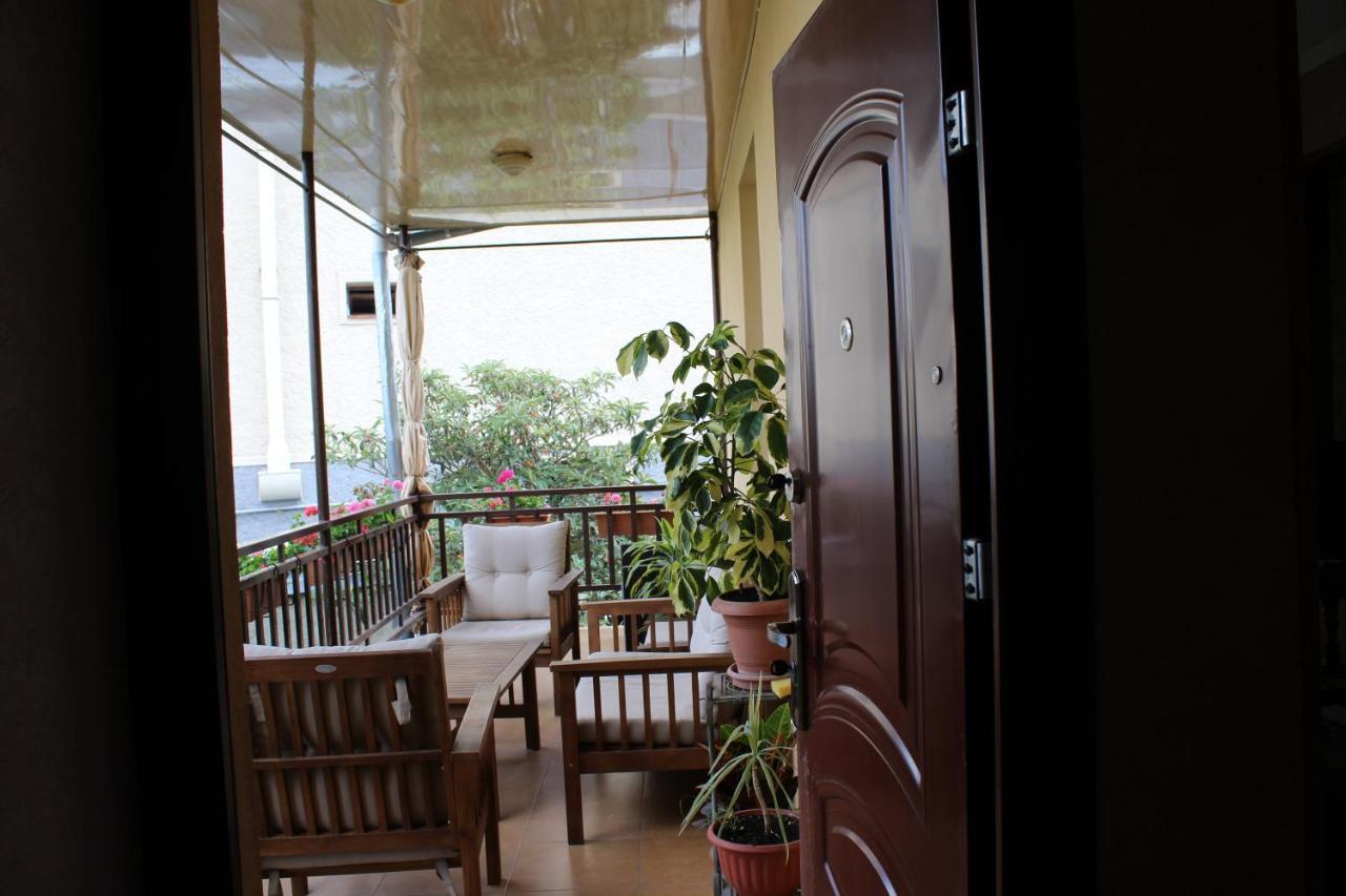 Tinikos Guest House Telavi Exterior photo