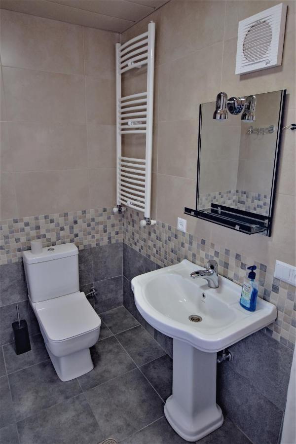 Tinikos Guest House Telavi Exterior photo