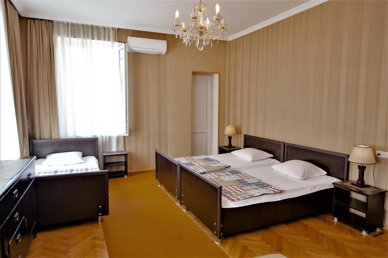 Tinikos Guest House Telavi Exterior photo
